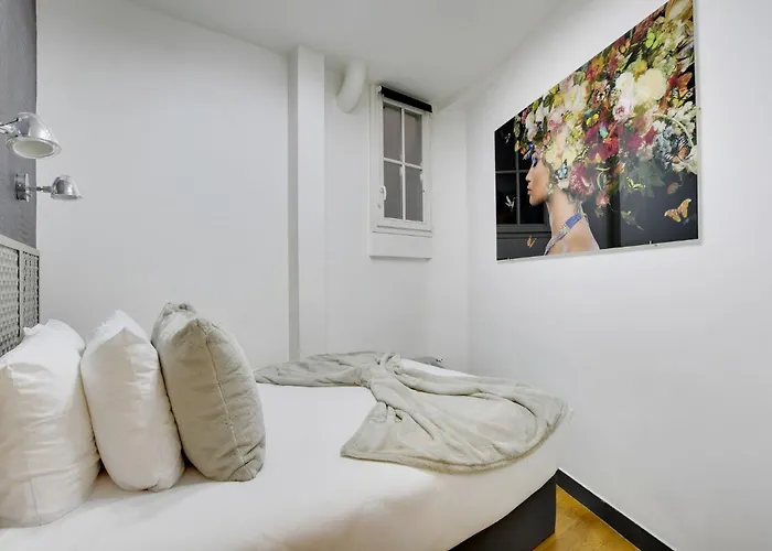 Apartament Marais Lovely *